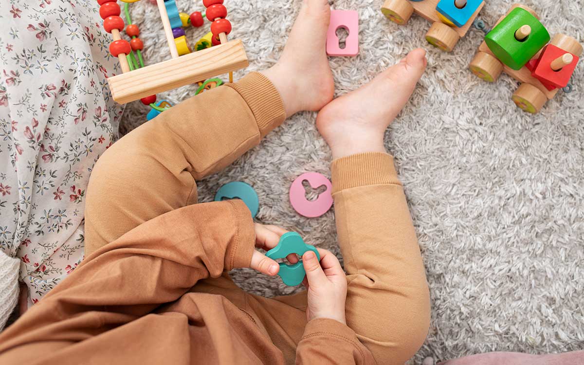 كيف تختارين اللعبة المناسبة لعمر طفلك؟ دليل شامل لكل مرحلة